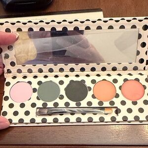 Beauticontrol Polka Dot Eyeshadow and lip Palette with Mirror spring bouquet